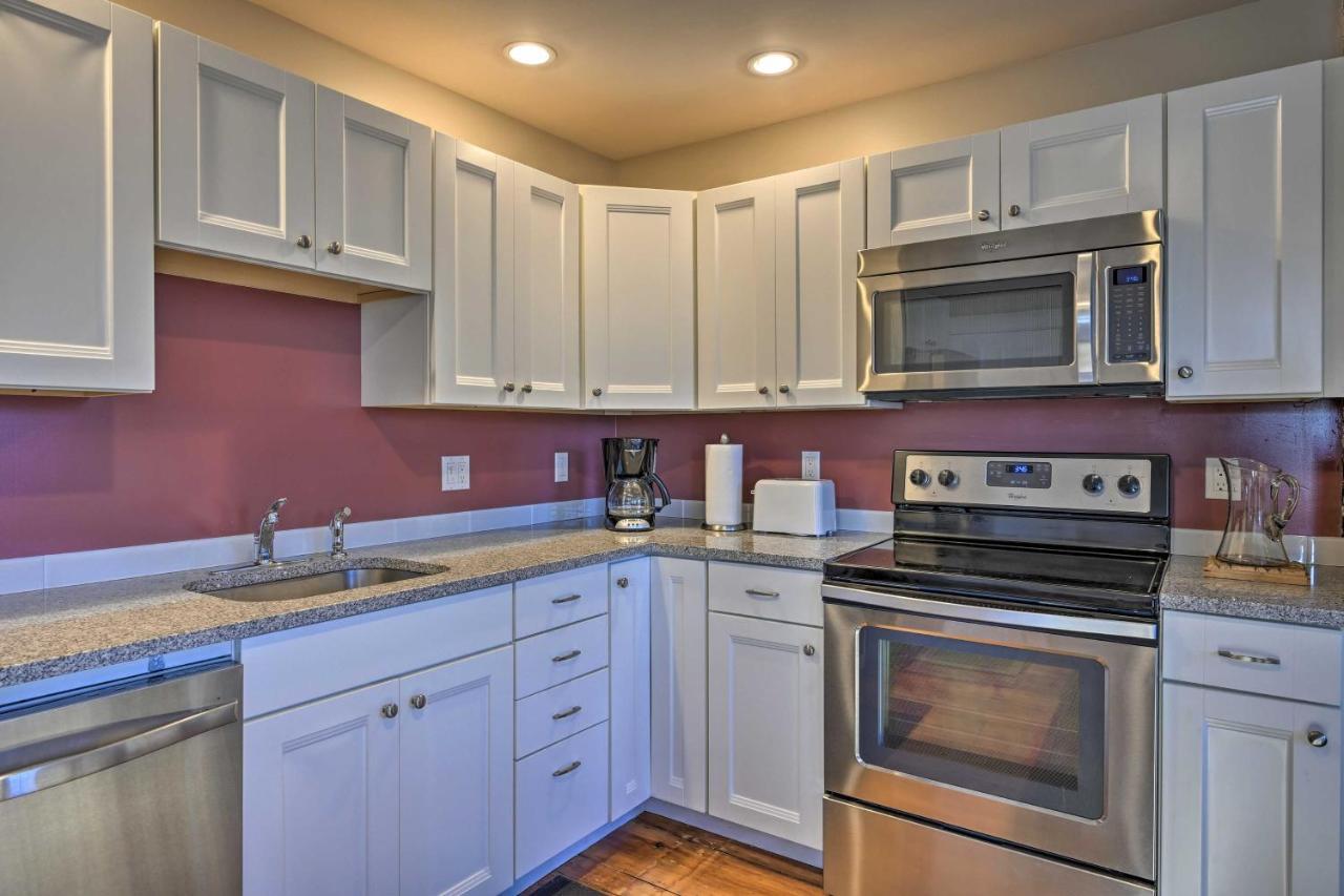 Bright Apartment - Half Mi To Greenport Harbor! Buitenkant foto